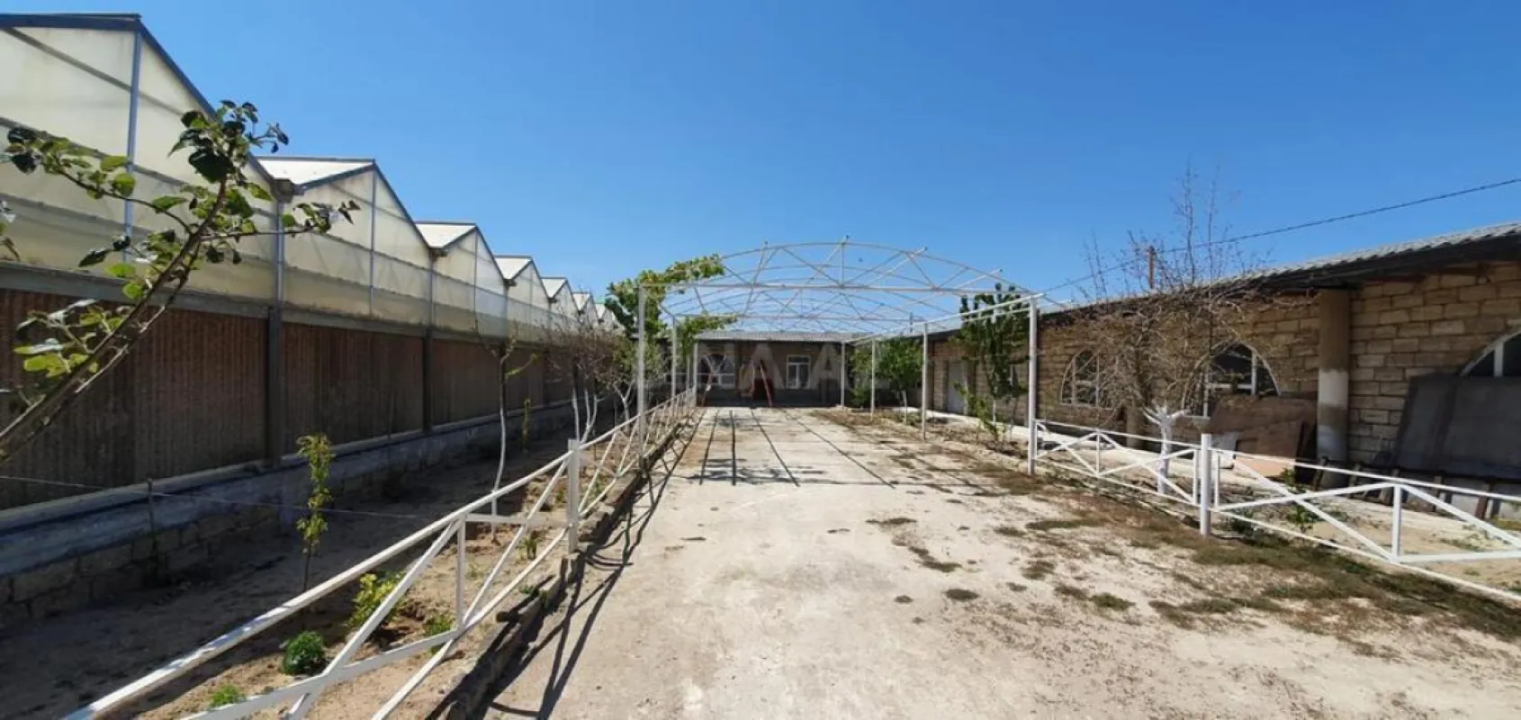 Satılır obyekt 1550 m²