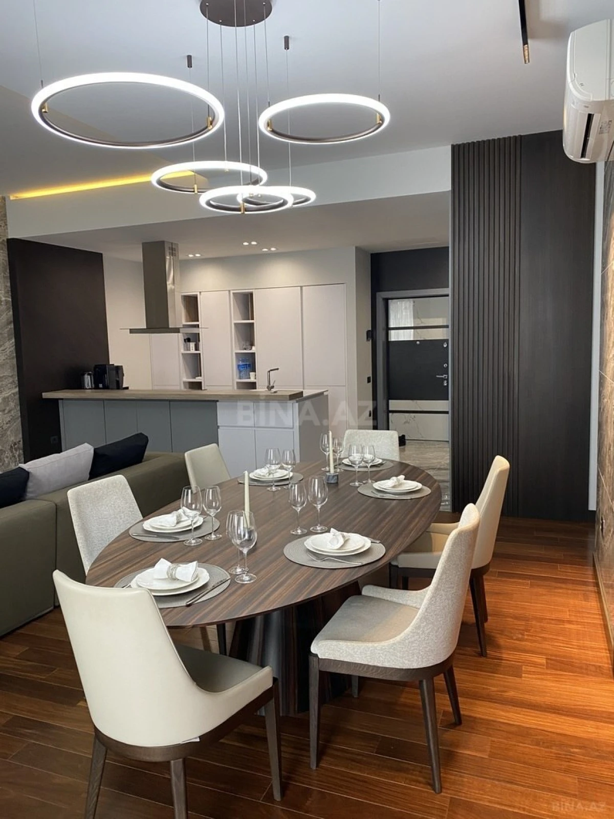 Satılır 2 otaqlı mənzil 94 m²