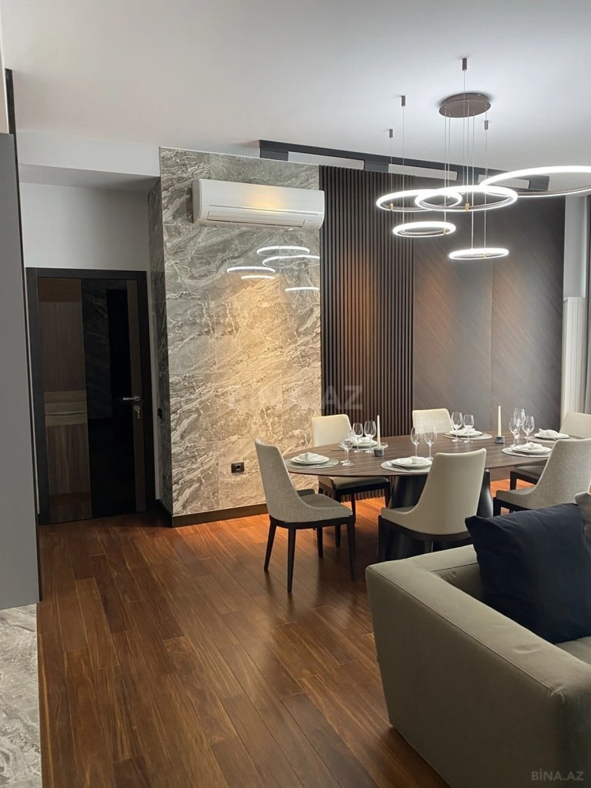 Satılır 2 otaqlı mənzil 94 m²