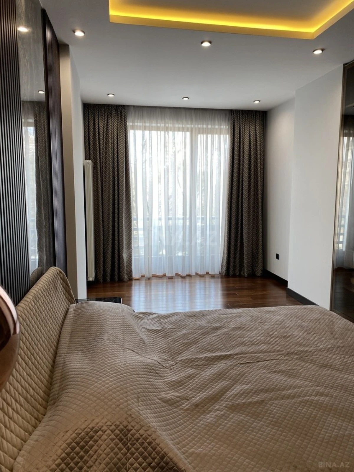 Satılır 2 otaqlı mənzil 94 m²