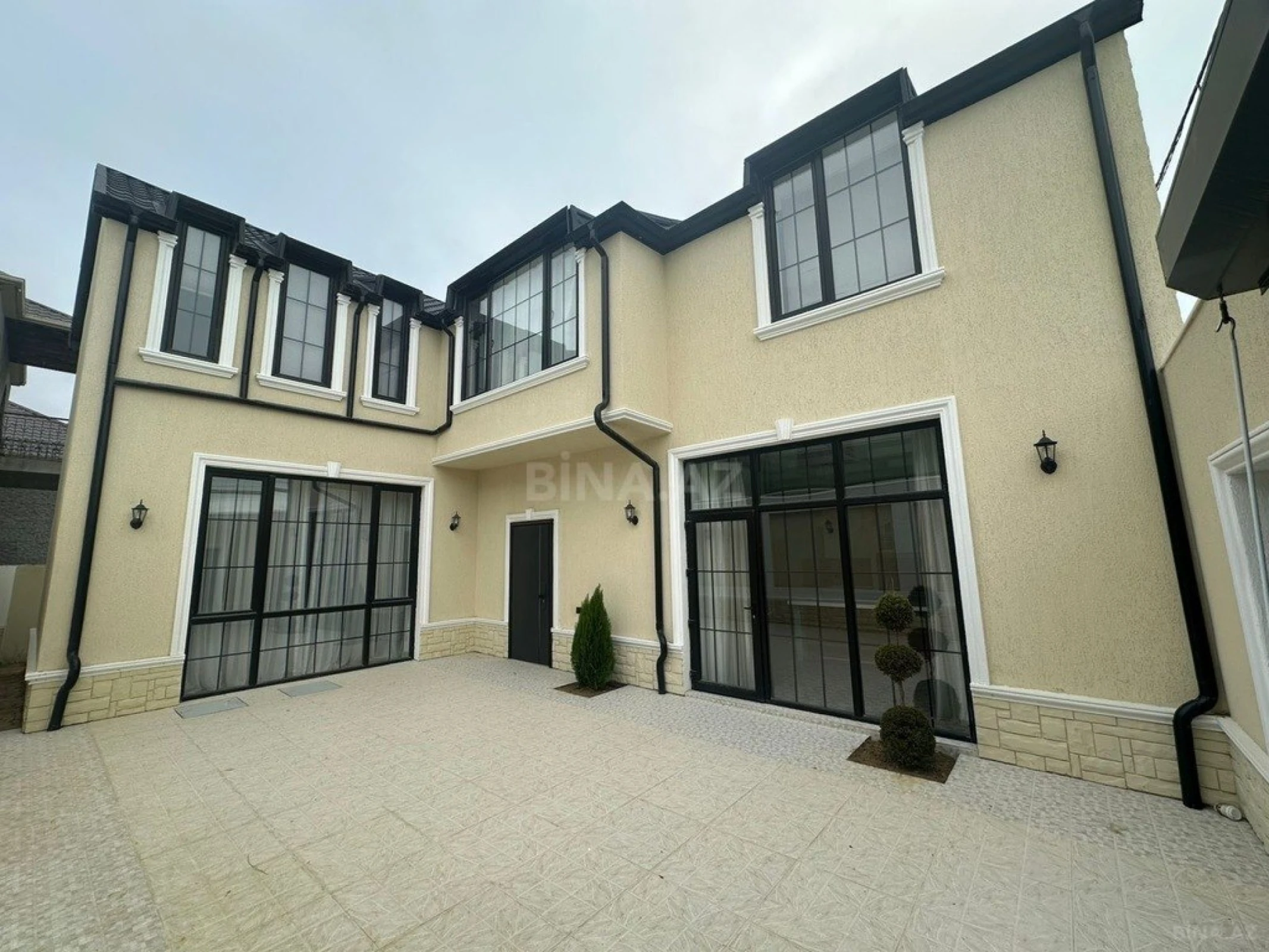 Satılır 4 otaqlı həyət evi 185 m²