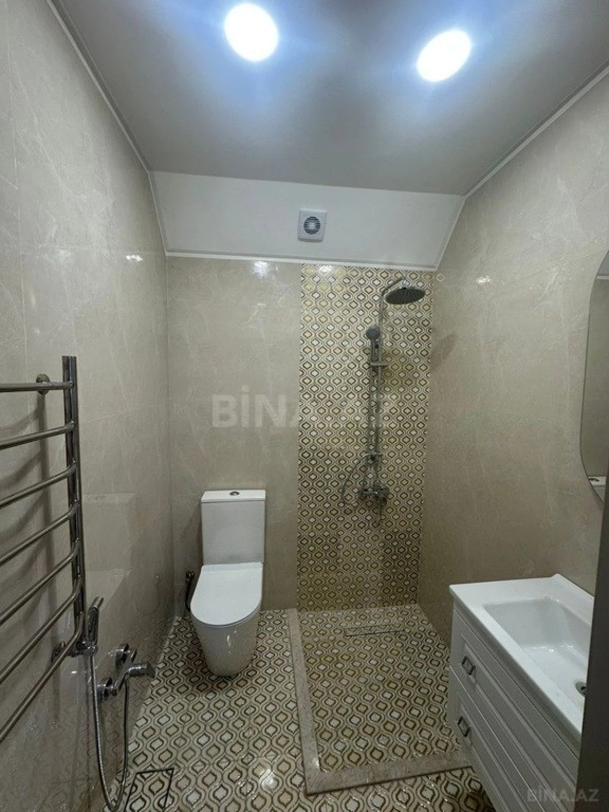 Satılır 4 otaqlı həyət evi 185 m²