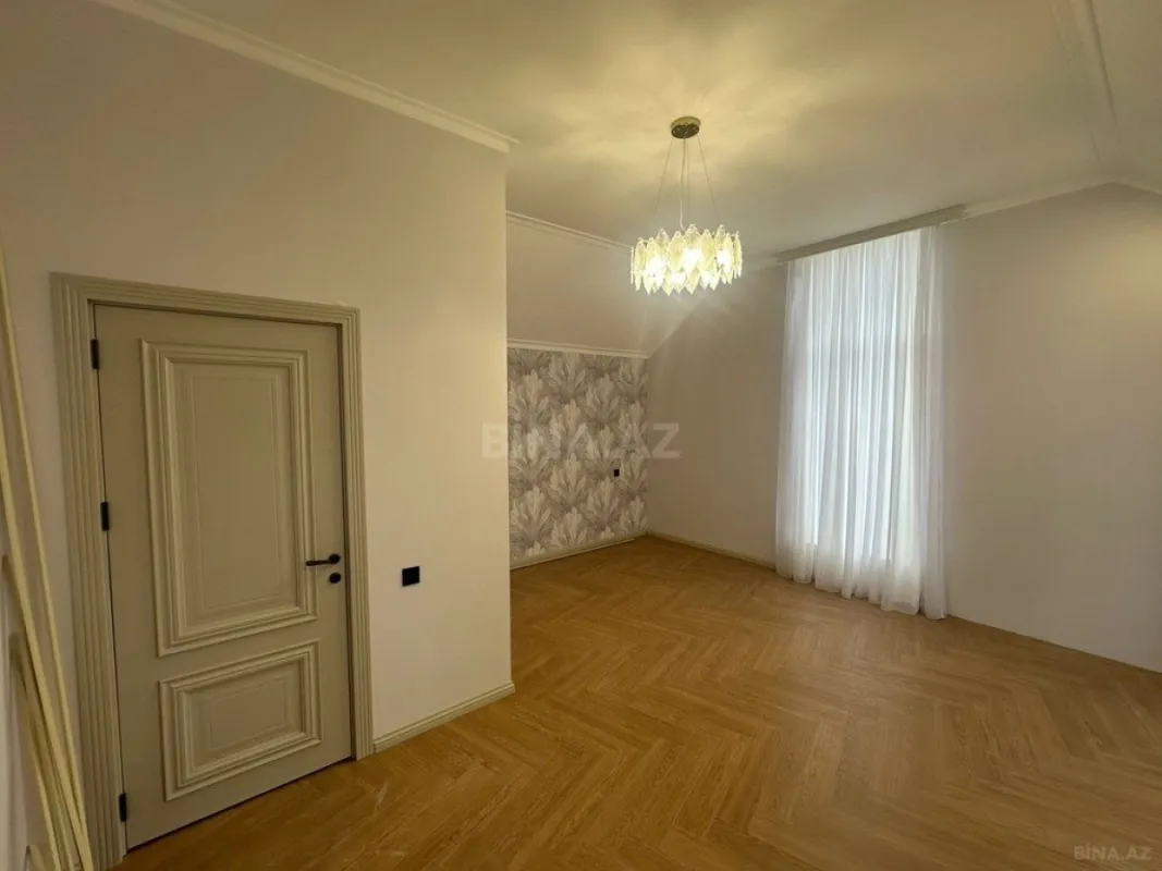 Satılır 4 otaqlı həyət evi 185 m²