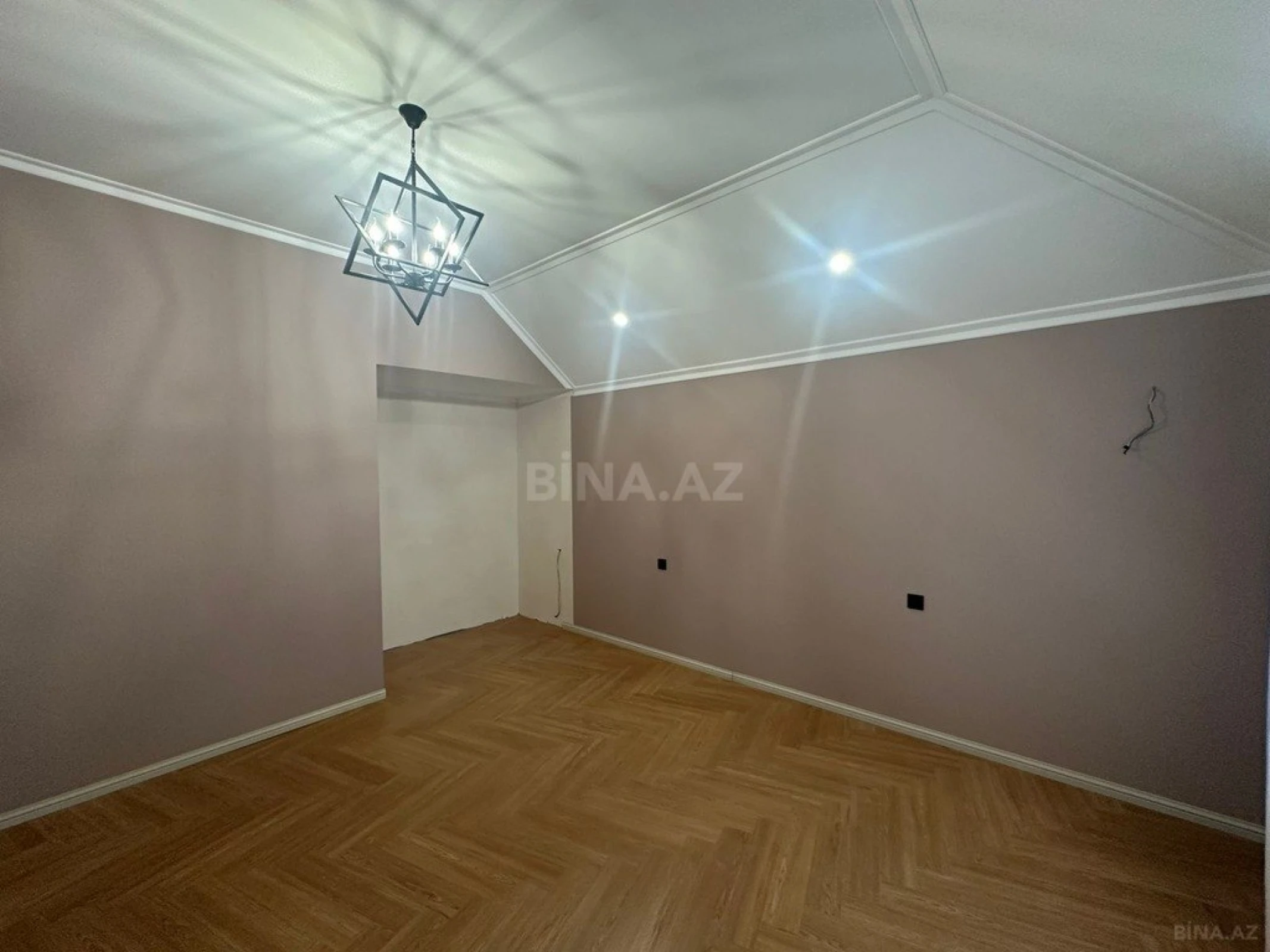 Satılır 4 otaqlı həyət evi 185 m²