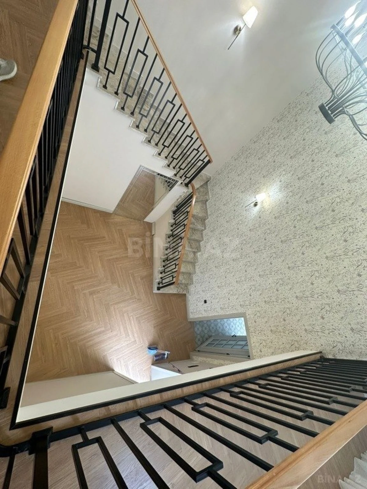 Satılır 4 otaqlı həyət evi 185 m²
