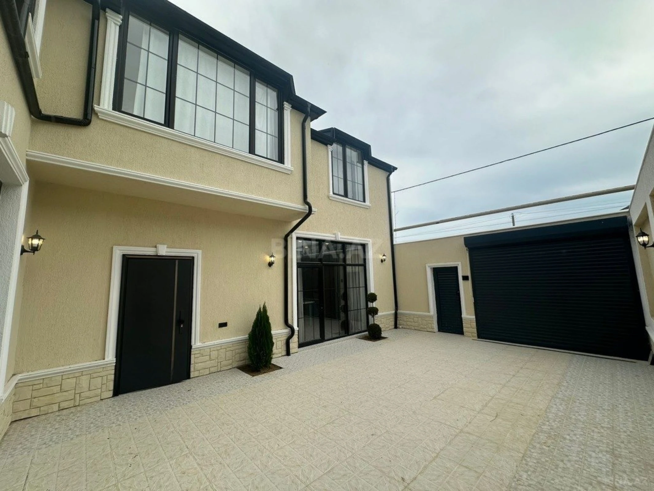 Satılır 4 otaqlı həyət evi 185 m²