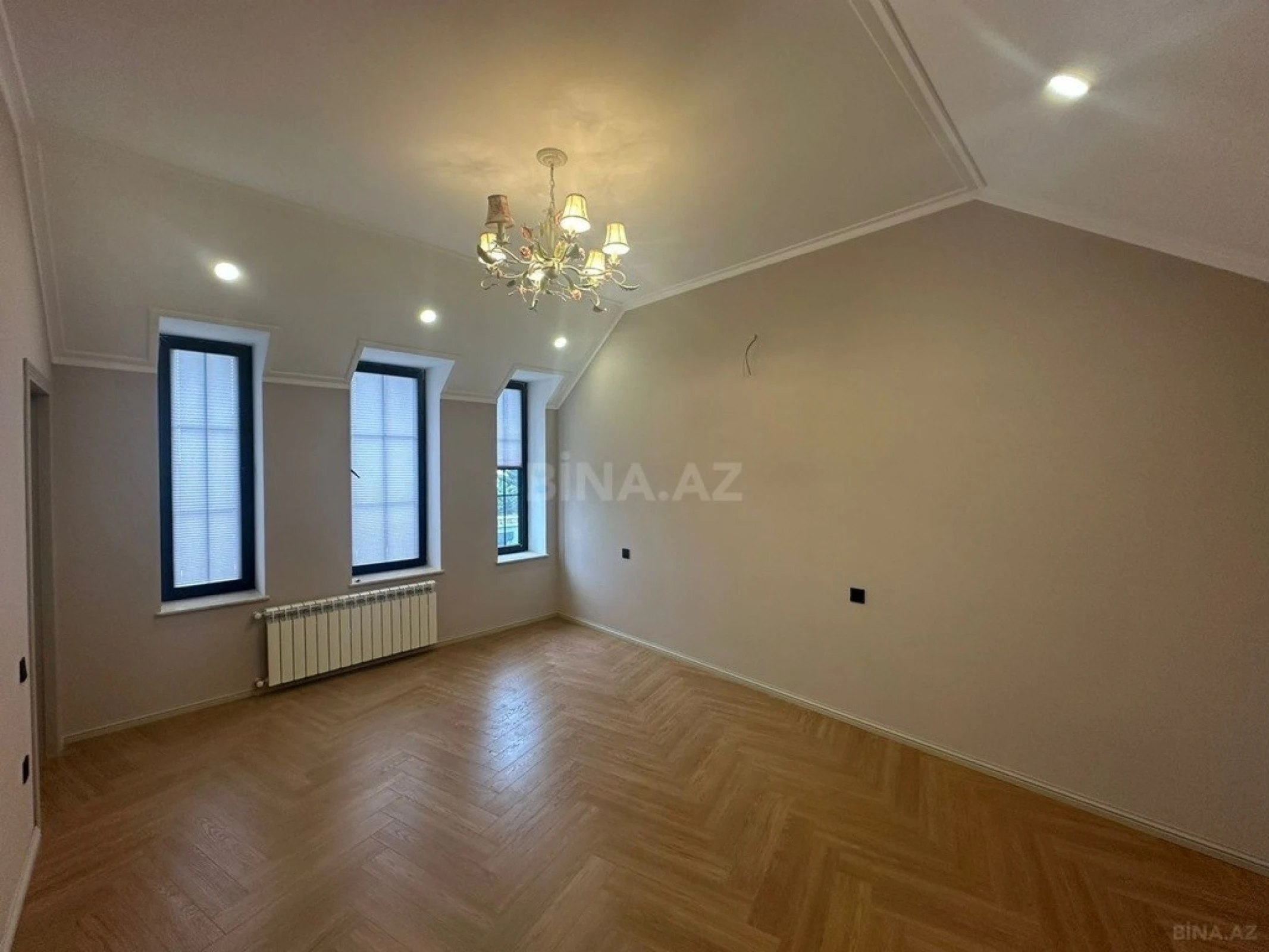 Satılır 4 otaqlı həyət evi 185 m²