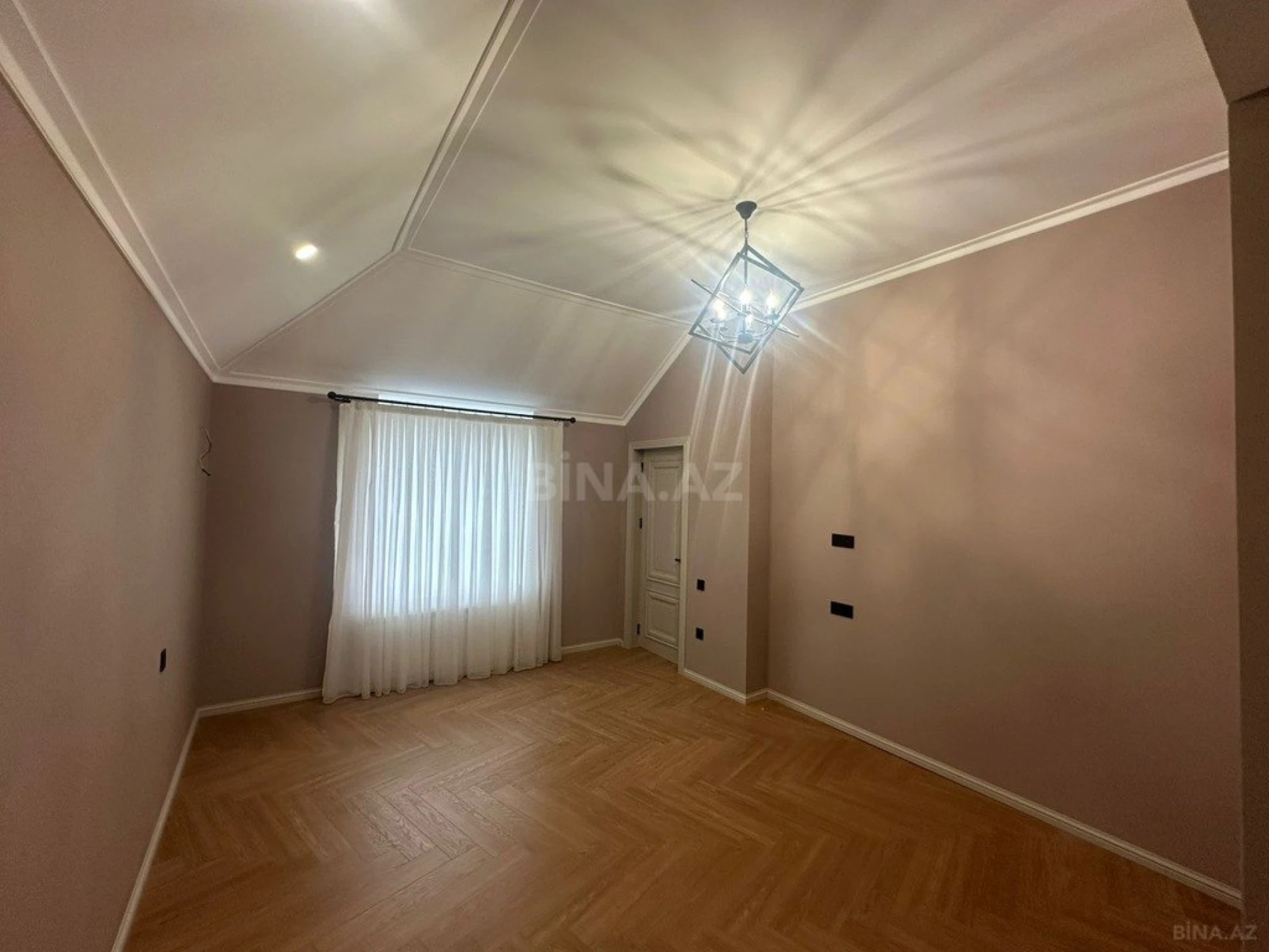 Satılır 4 otaqlı həyət evi 185 m²