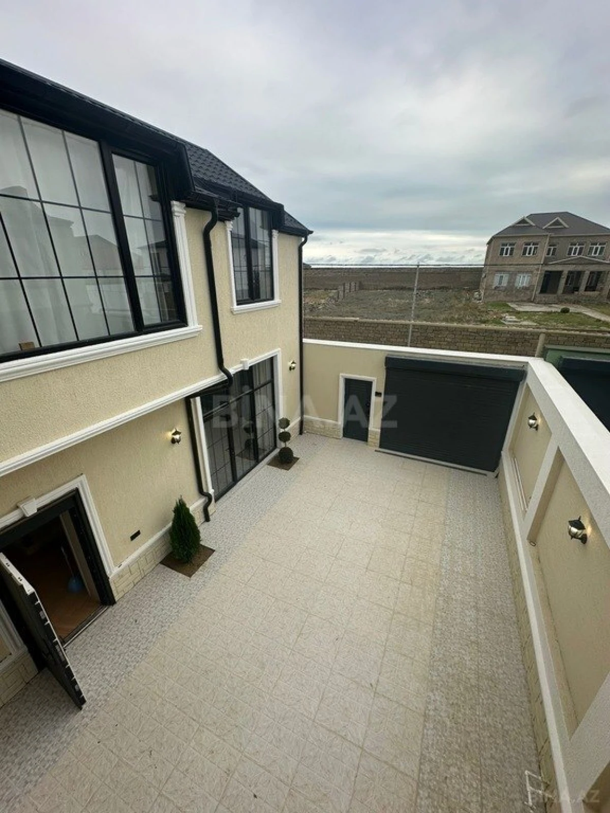 Satılır 4 otaqlı həyət evi 185 m²