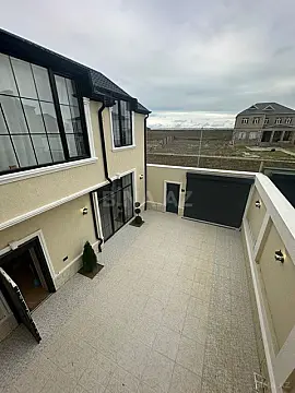Satılır 4 otaqlı həyət evi 185 m²