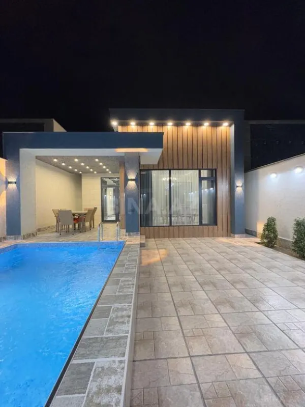 Satılır 3 otaqlı həyət evi 180 m²