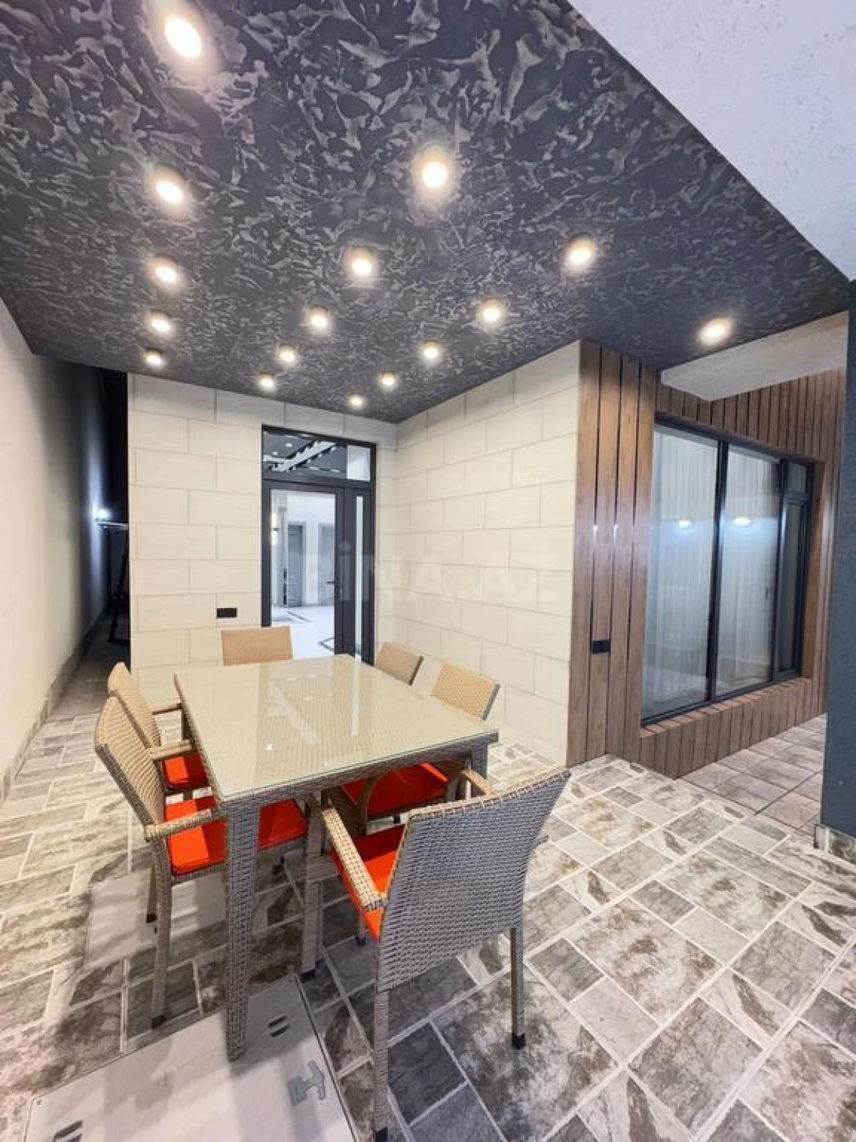 Satılır 3 otaqlı həyət evi 180 m²