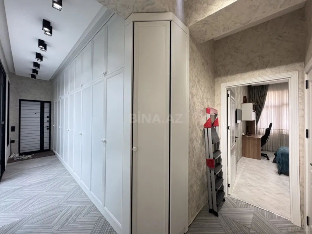 Satılır 3 otaqlı mənzil 116 m²