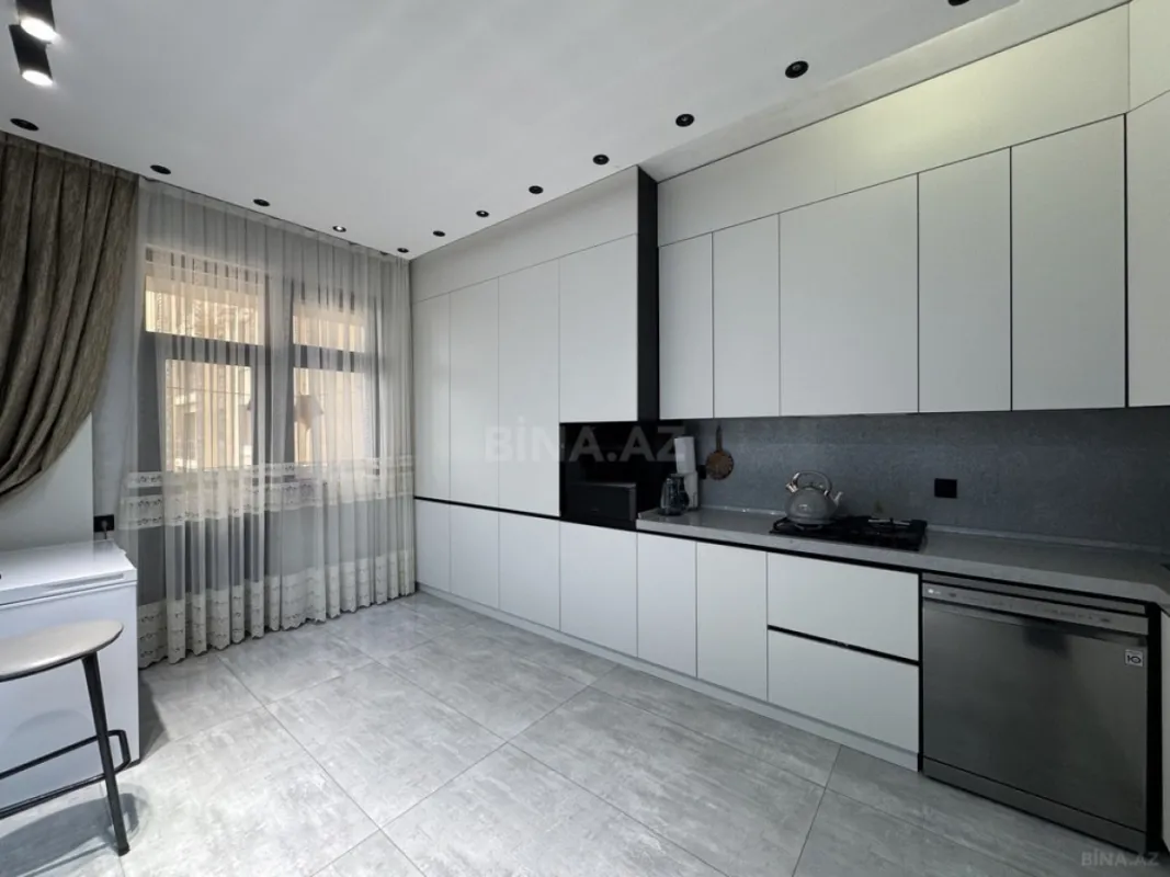 Satılır 3 otaqlı mənzil 116 m²