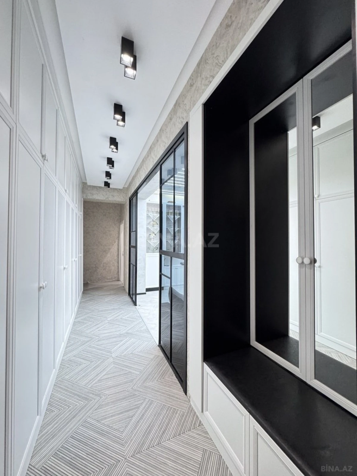 Satılır 3 otaqlı mənzil 116 m²