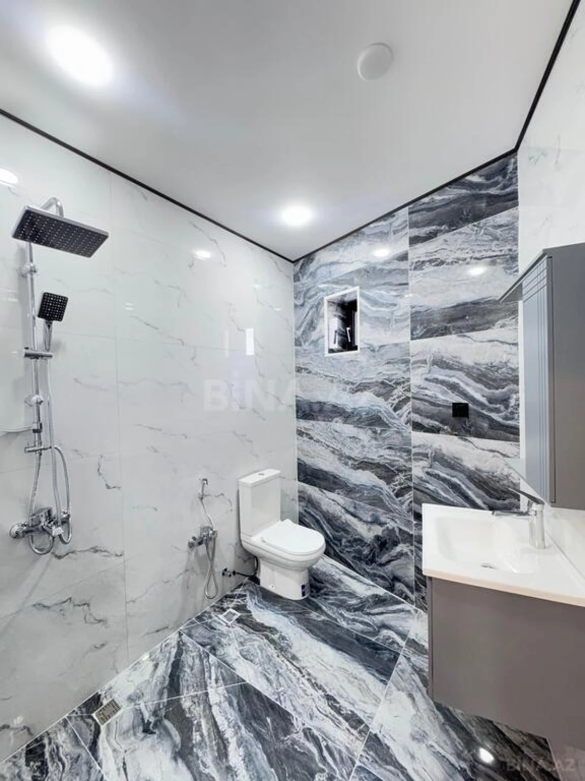 Satılır 4 otaqlı həyət evi 170 m²