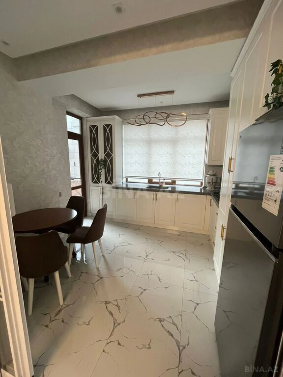 Kirayə verilir 3 otaqlı mənzil 110 m²