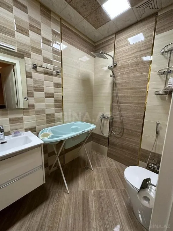 Satılır 3 otaqlı mənzil 200 m²