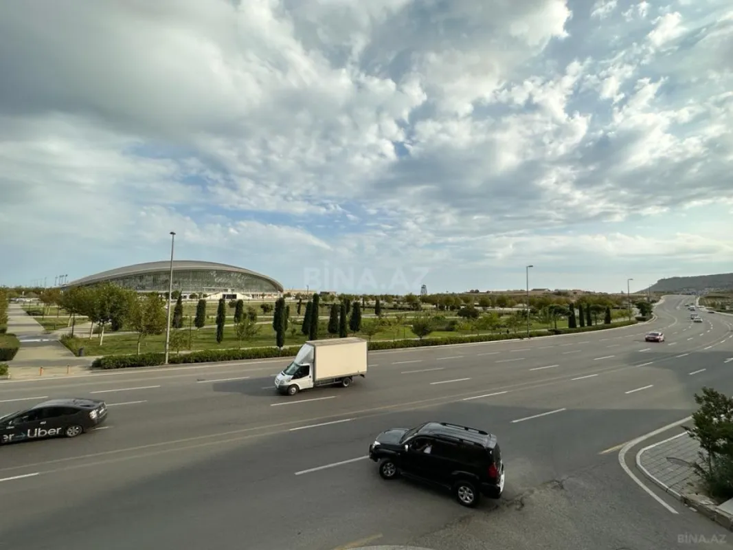 Satılır 3 otaqlı mənzil 200 m²