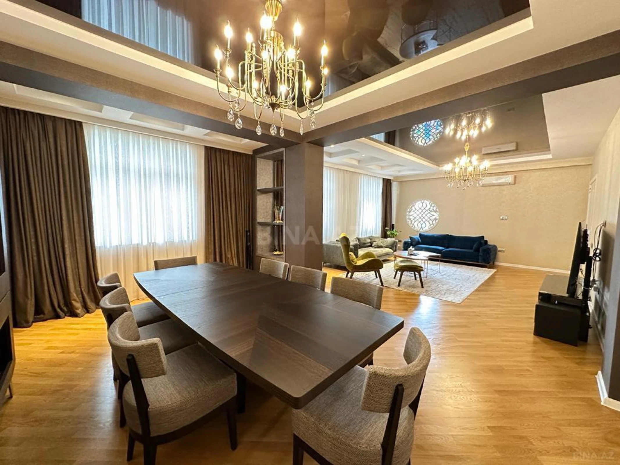 Satılır 3 otaqlı mənzil 200 m²