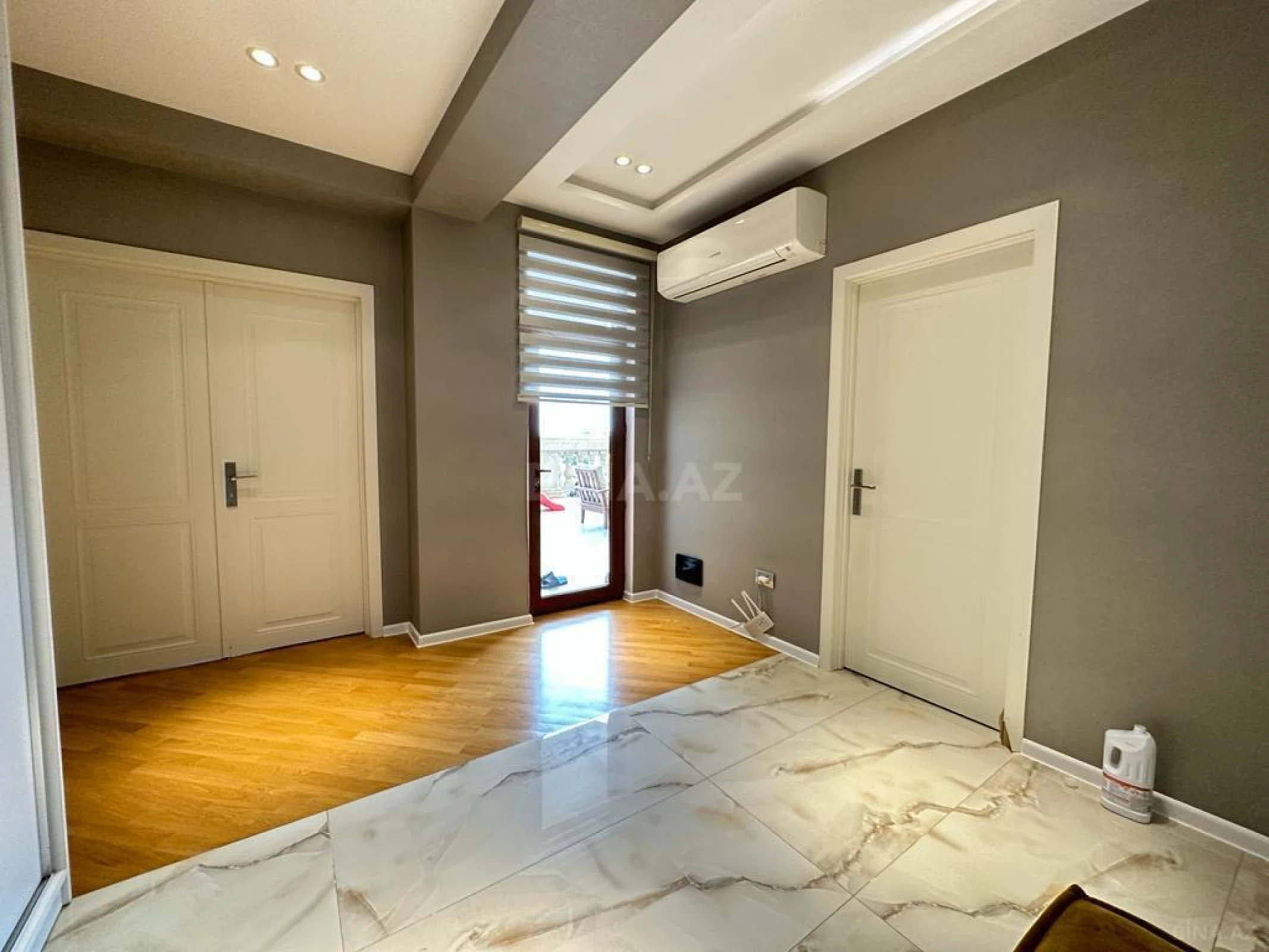 Satılır 3 otaqlı mənzil 200 m²