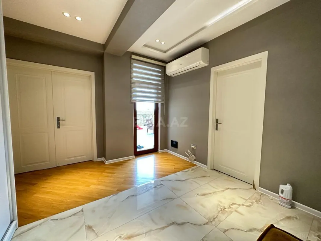 Satılır 3 otaqlı mənzil 200 m²