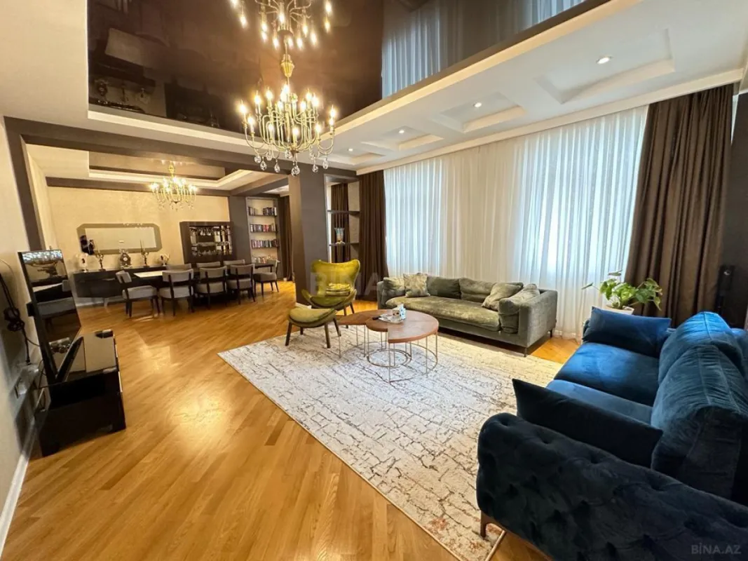 Satılır 3 otaqlı mənzil 200 m²