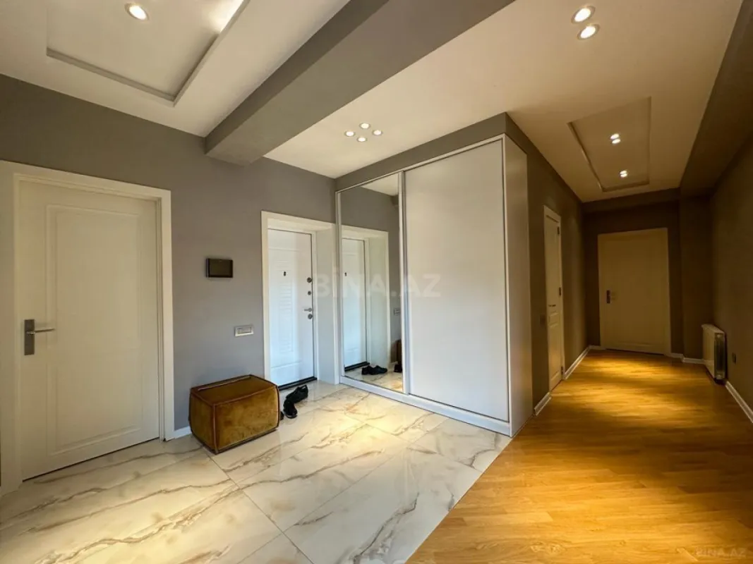 Satılır 3 otaqlı mənzil 200 m²