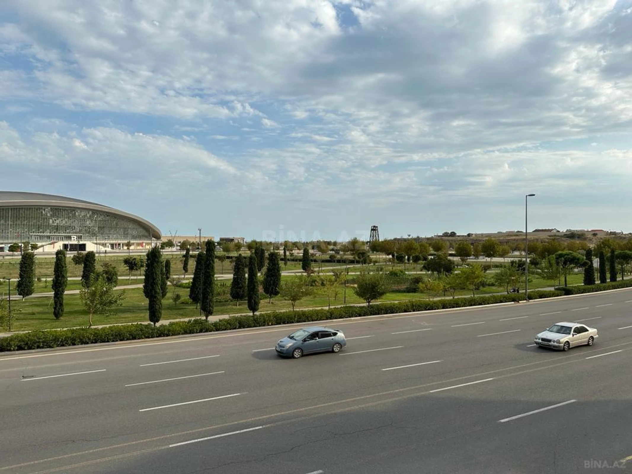 Satılır 3 otaqlı mənzil 200 m²