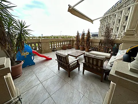 Satılır 3 otaqlı mənzil 200 m²