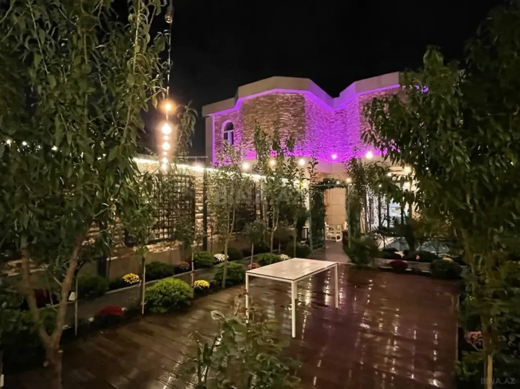 Satılır 9 otaqlı həyət evi 450 m²