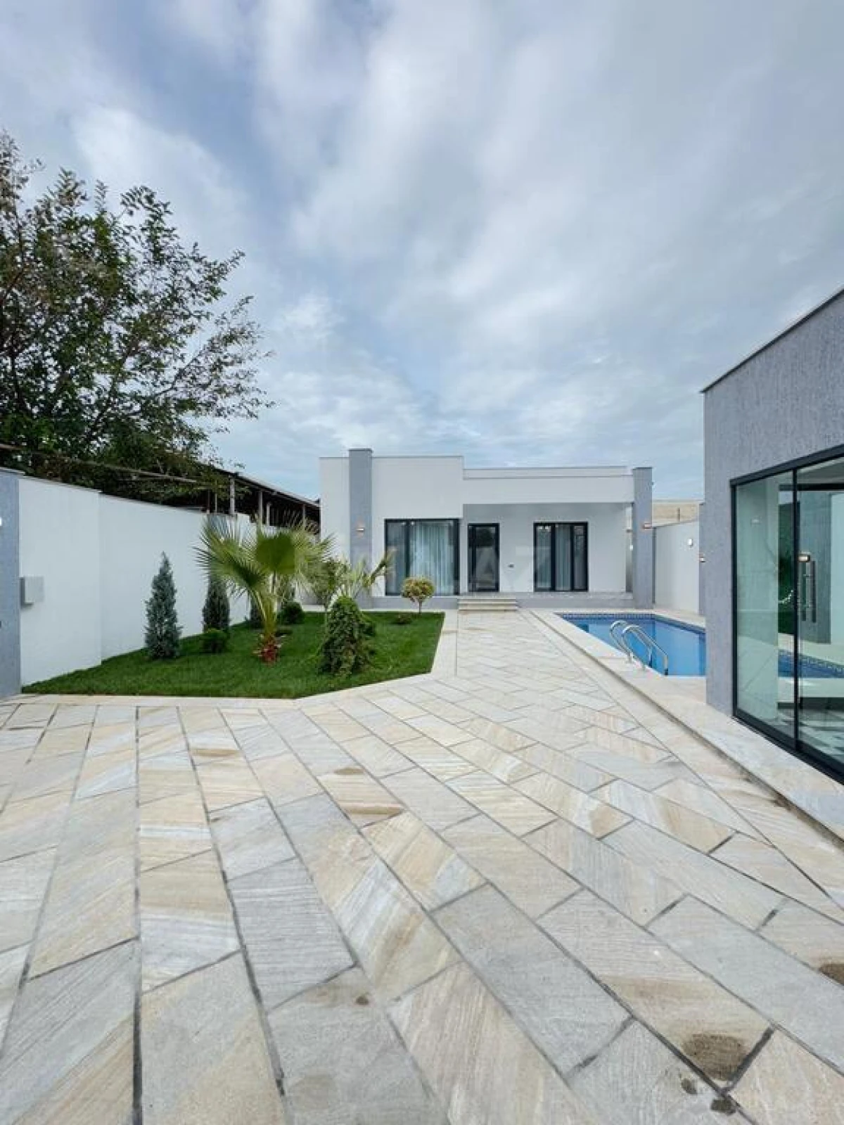 Satılır 4 otaqlı həyət evi 170 m²