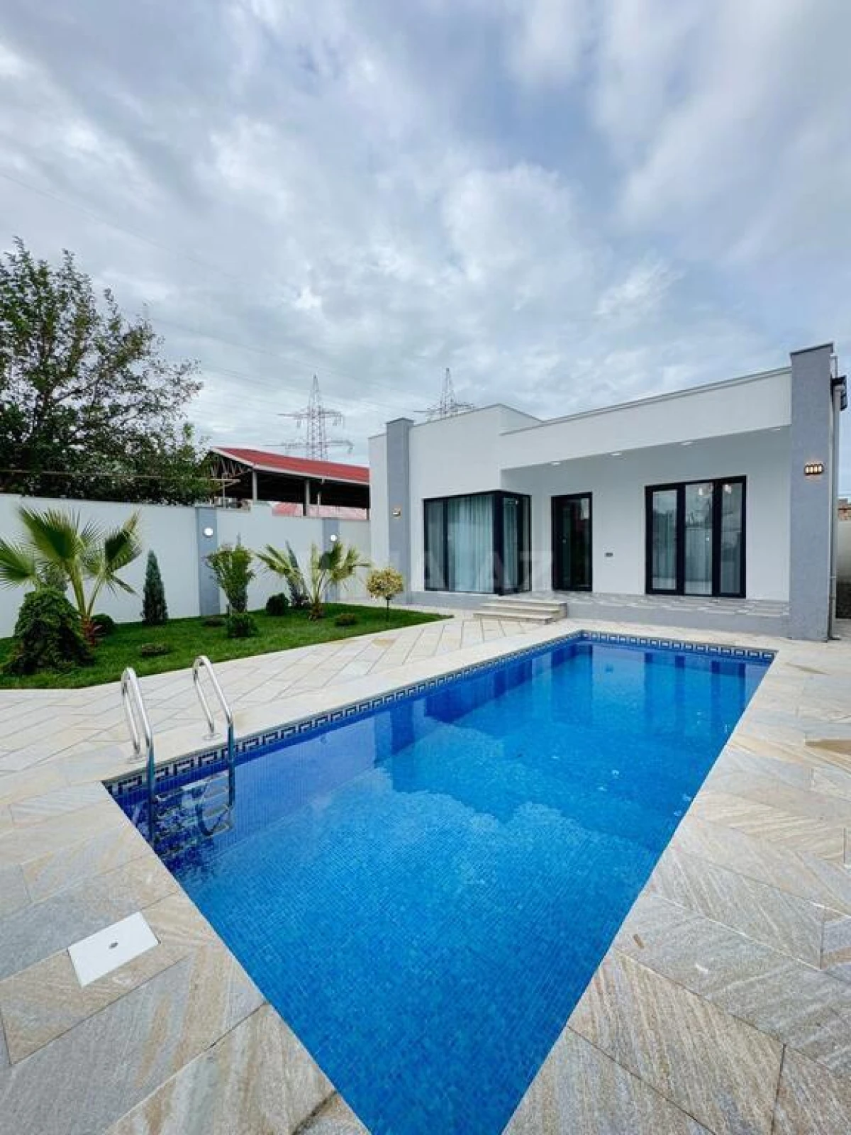 Satılır 4 otaqlı həyət evi 170 m²