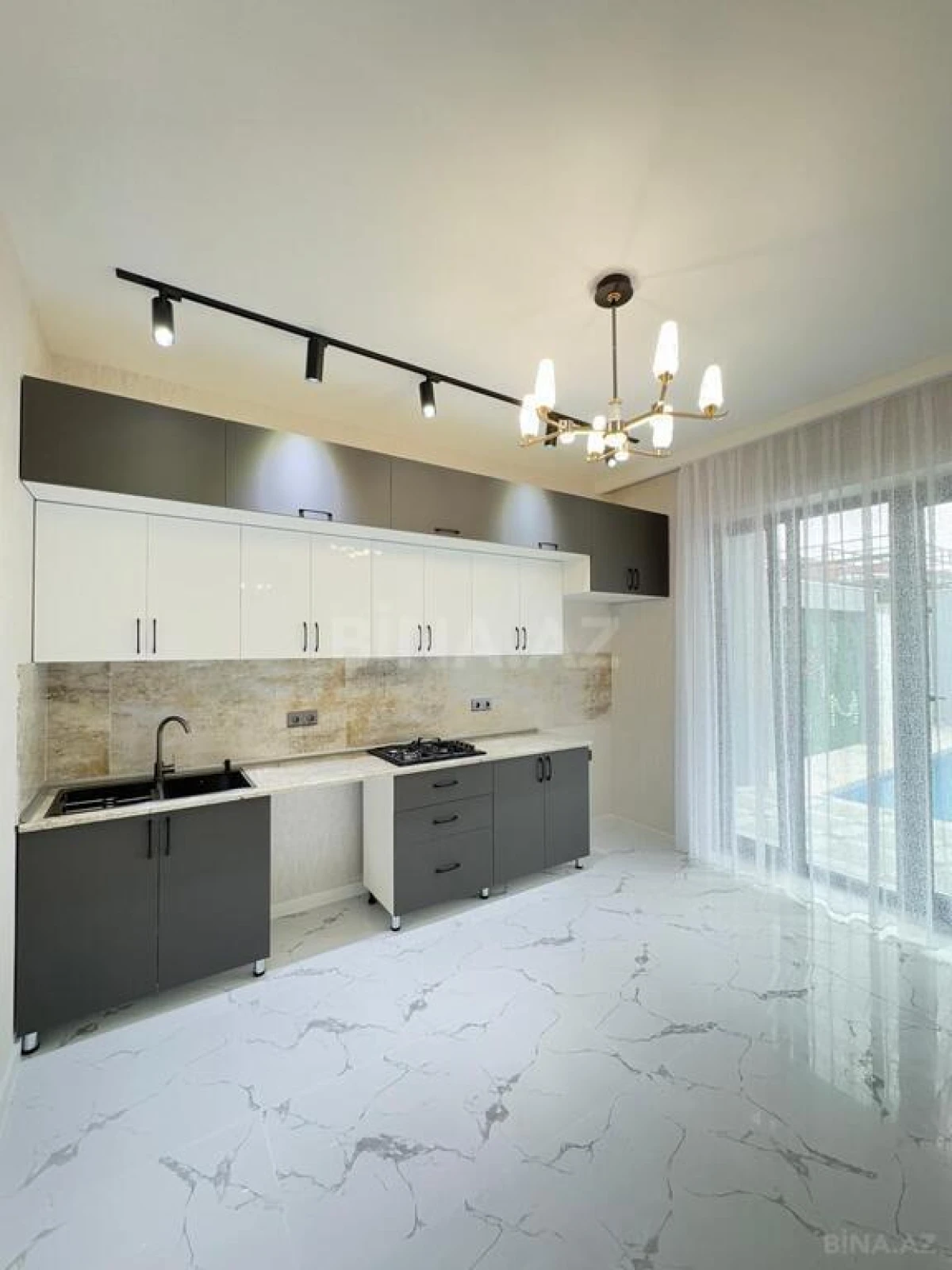 Satılır 4 otaqlı həyət evi 170 m²