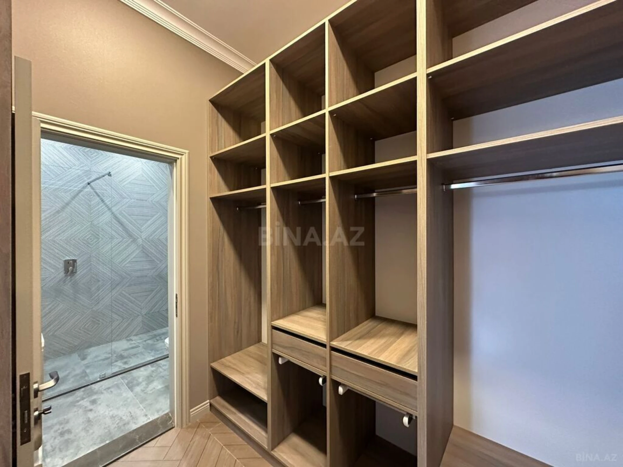 Satılır 4 otaqlı həyət evi 220 m²
