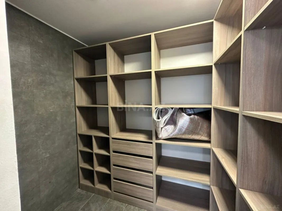 Satılır 4 otaqlı həyət evi 220 m²