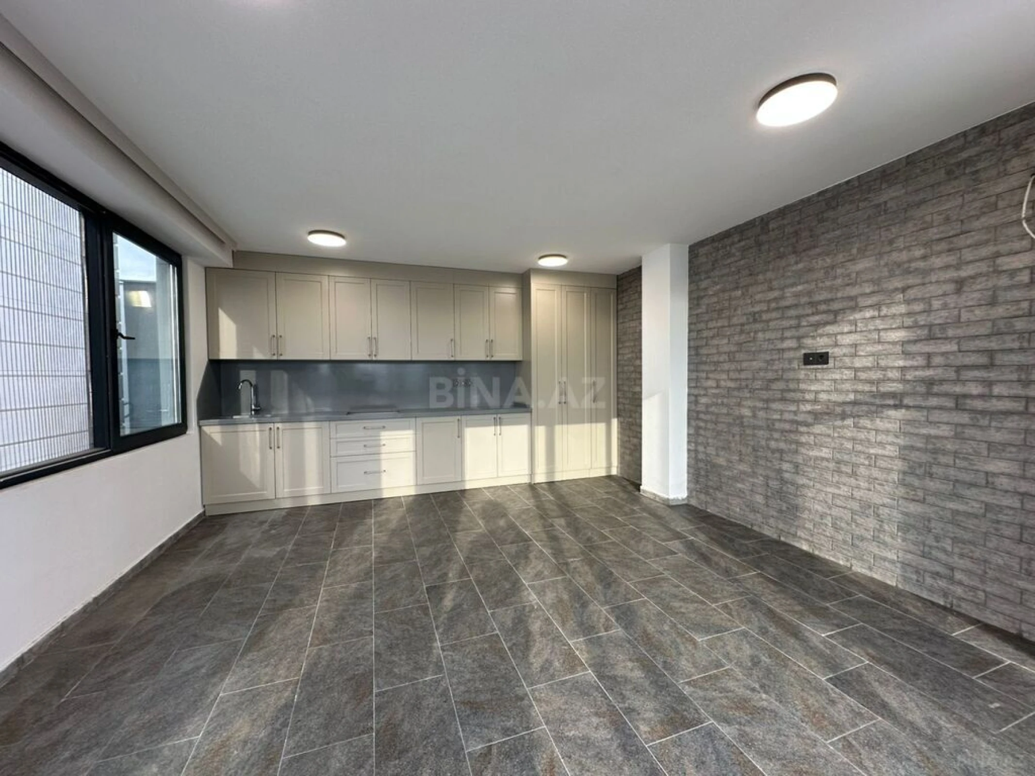 Satılır 4 otaqlı həyət evi 220 m²