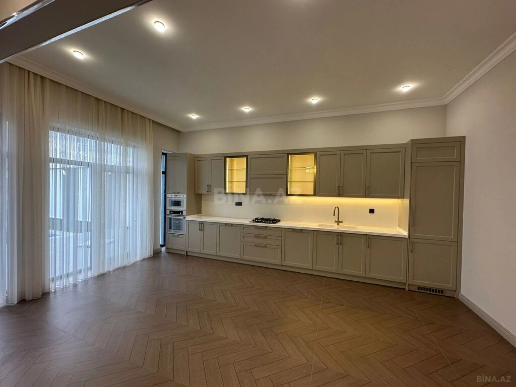 Satılır 4 otaqlı həyət evi 220 m²