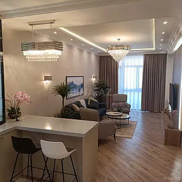 Satılır 3 otaqlı mənzil 106 m² — Bakı, İnşaatçılar 3 otaq 106.00 m²