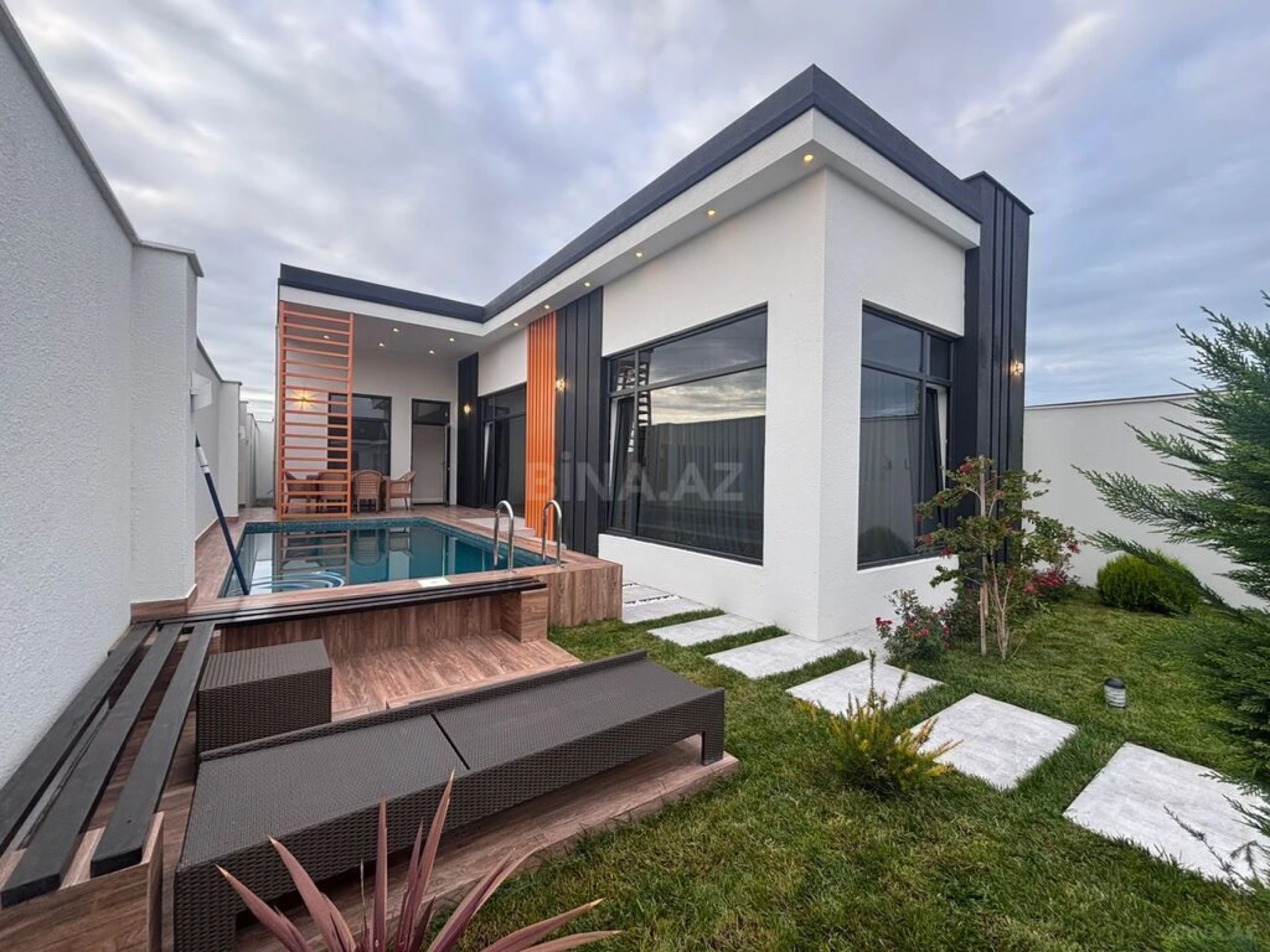 Satılır 4 otaqlı həyət evi 150 m²