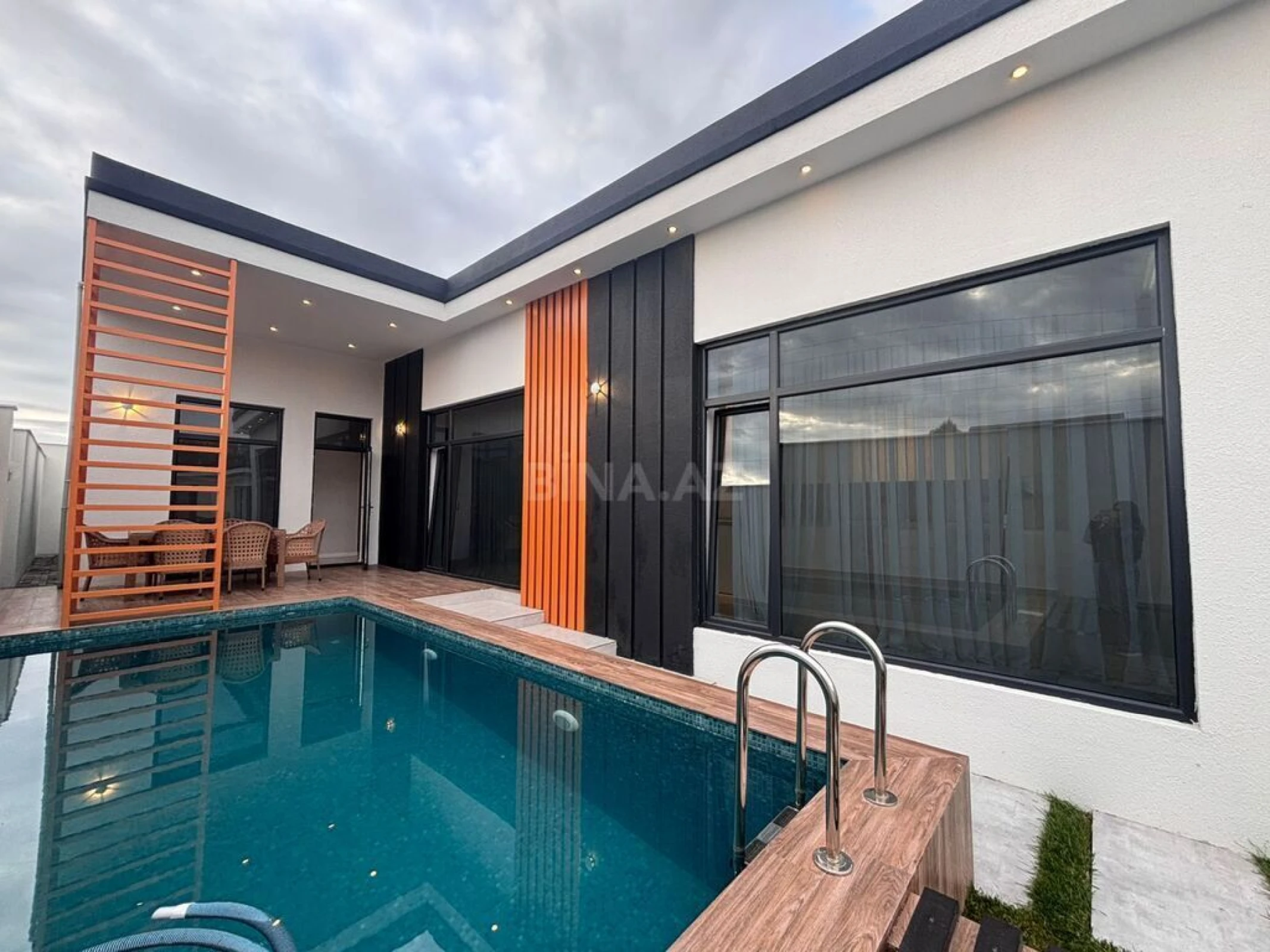 Satılır 4 otaqlı həyət evi 150 m²