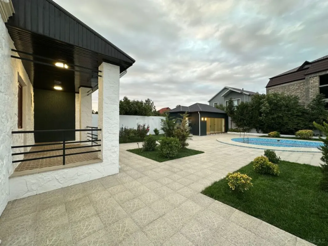 Satılır 6 otaqlı həyət evi 240 m²