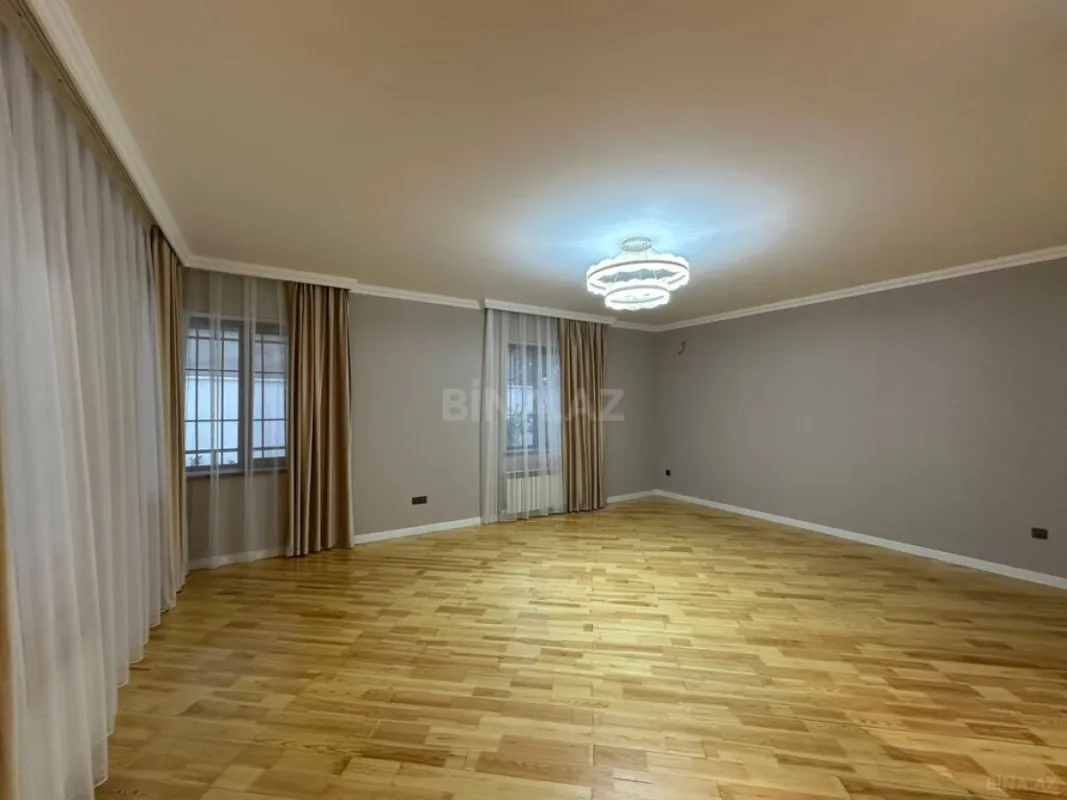 Satılır 6 otaqlı həyət evi 240 m²