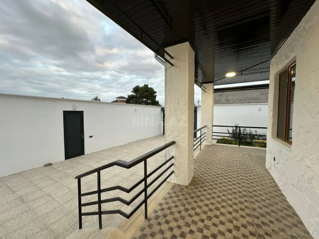 Satılır 6 otaqlı həyət evi 240 m²