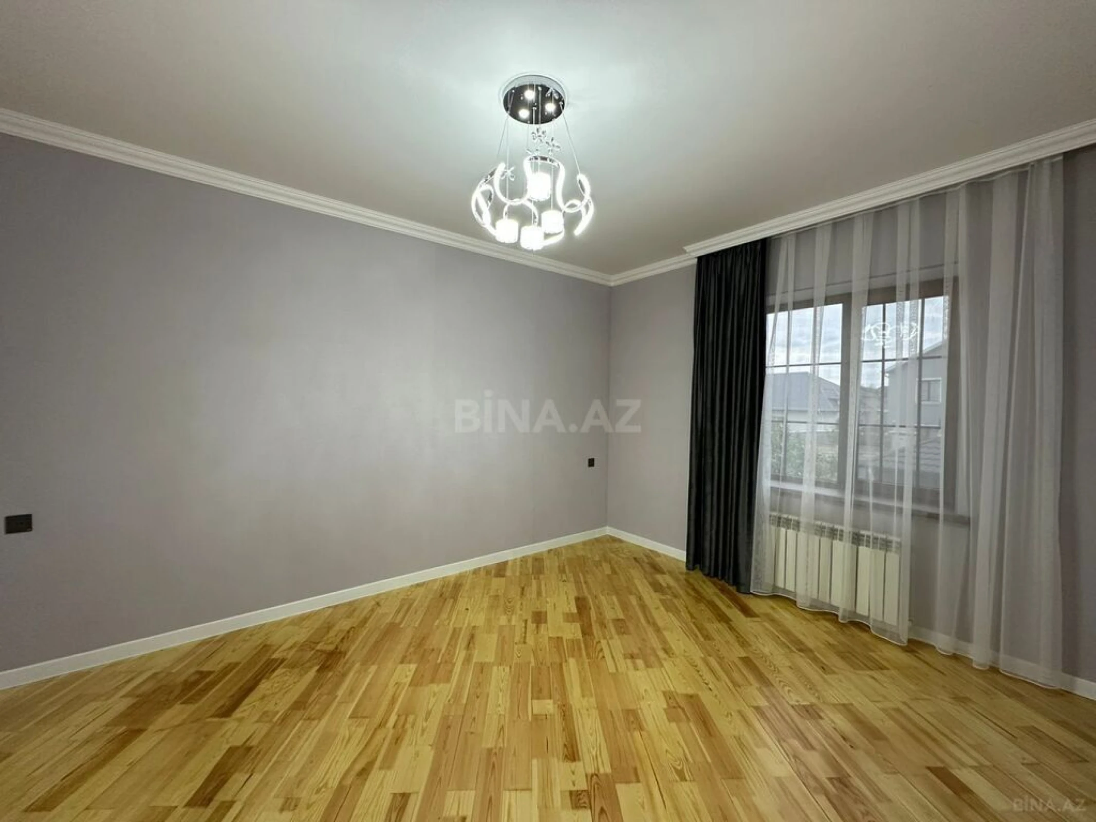 Satılır 6 otaqlı həyət evi 240 m²