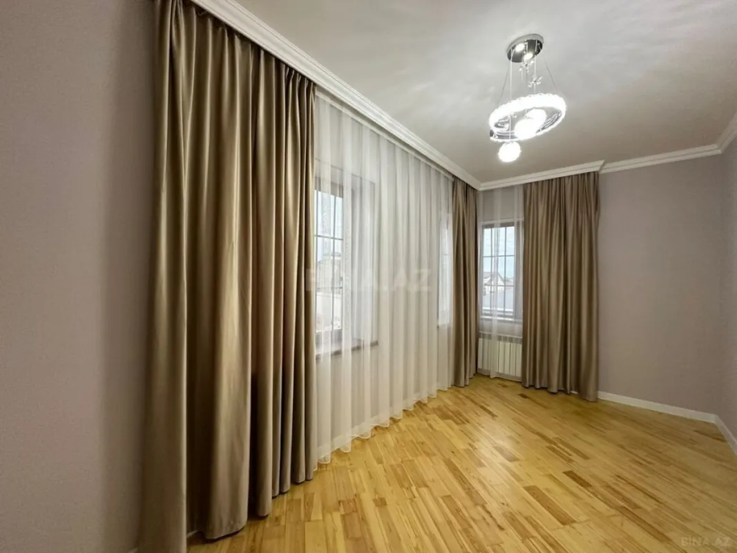 Satılır 6 otaqlı həyət evi 240 m²