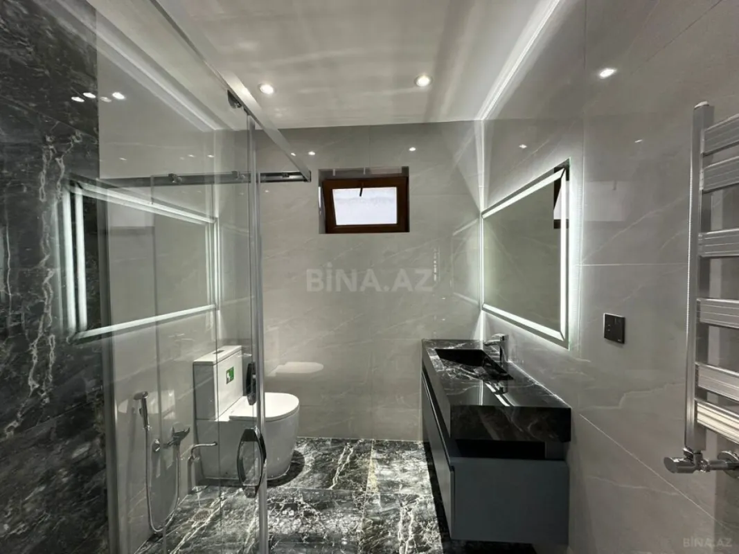 Satılır 6 otaqlı həyət evi 240 m²