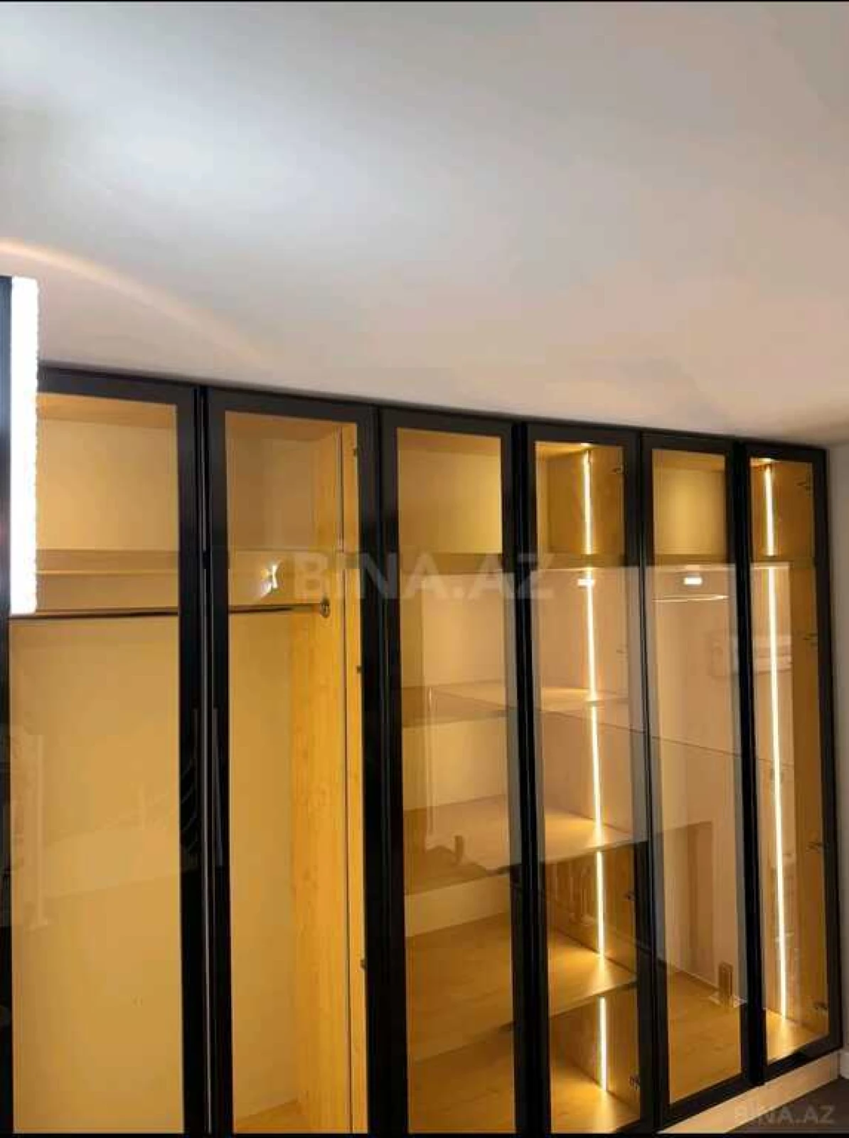 Satılır 2 otaqlı mənzil 71 m²