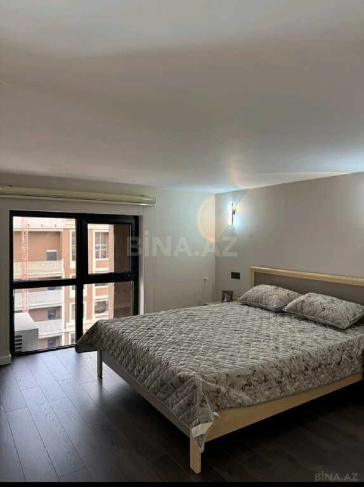 Satılır 2 otaqlı mənzil 71 m²