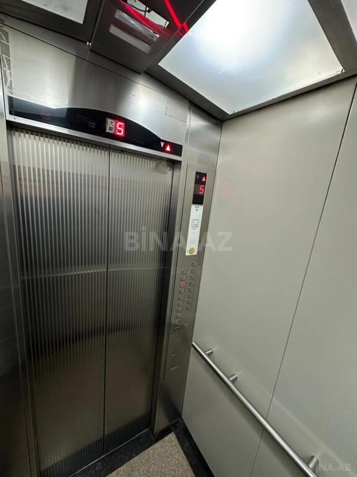 Satılır 2 otaqlı mənzil 80 m²